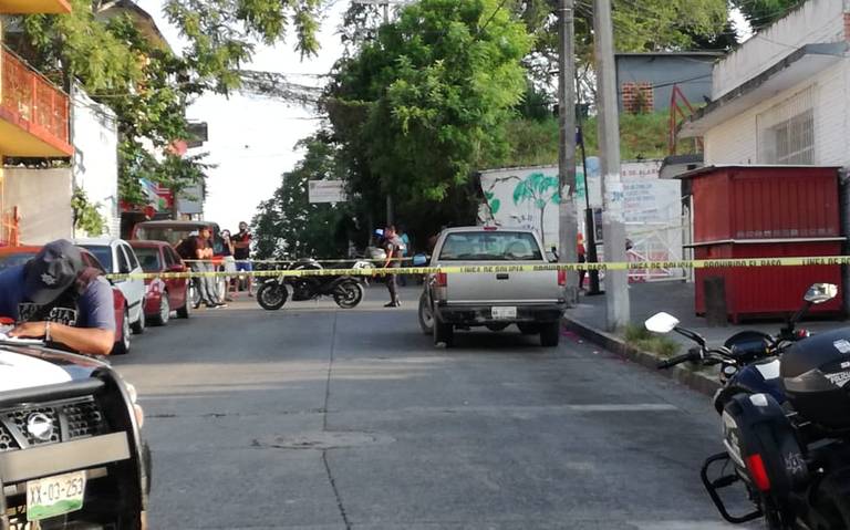 Muere en batea de camioneta; esperaba a su papá afuera de hospital de Tuxpan